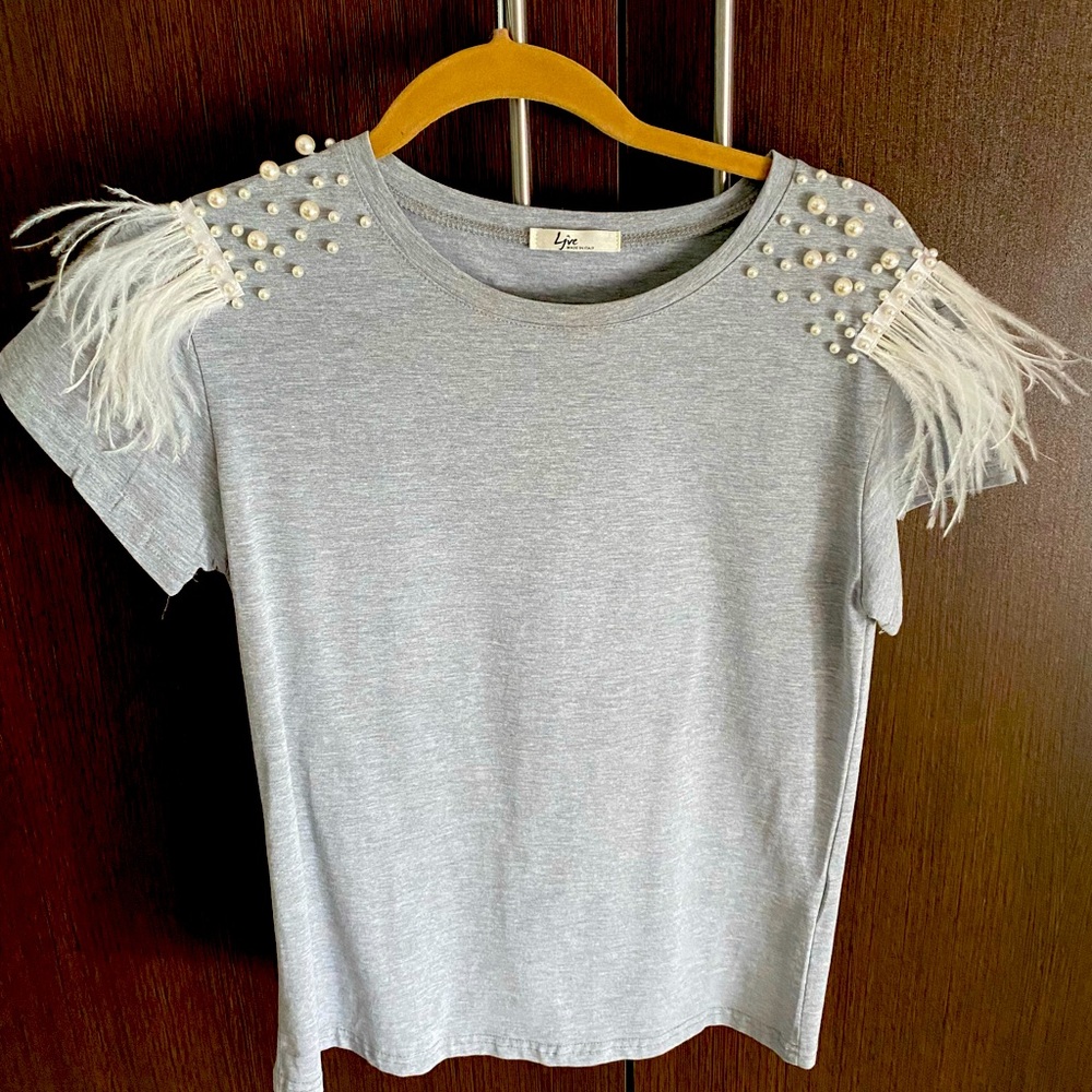 Fashion feathers pearls top S